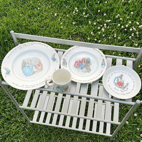 Wedgwood Peter Rabbit plate set - Picture 1 of 11